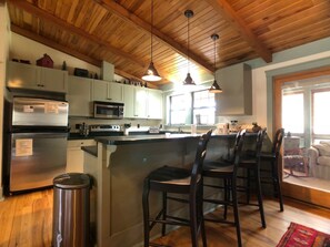 House | Private kitchen | Dishwasher - Hemlock Lodge (Davis)