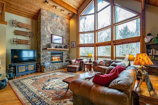 Talo | Olohuone | Taulutelevisio