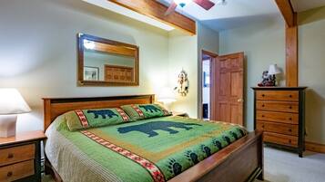 House | 5 bedrooms, desk, free WiFi, bed sheets