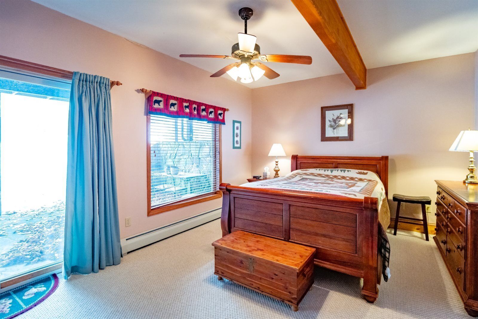 5 bedrooms, desk, free WiFi, bed sheets