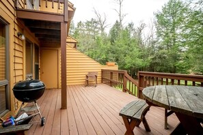 House | Balcony - Deerfield Village 106 (Davis)