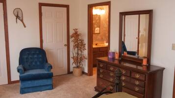 House | 3 bedrooms, desk, free WiFi