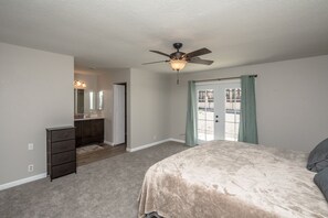 3 soverom, strykejern/-brett, wi-fi og sengetøy