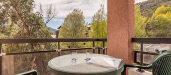 2 rooms, parking, south balcony, near cable car - Briançon