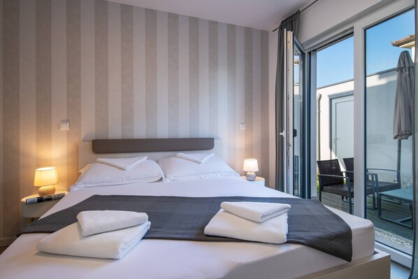 2 bedrooms, in-room safe, iron/ironing board, travel crib