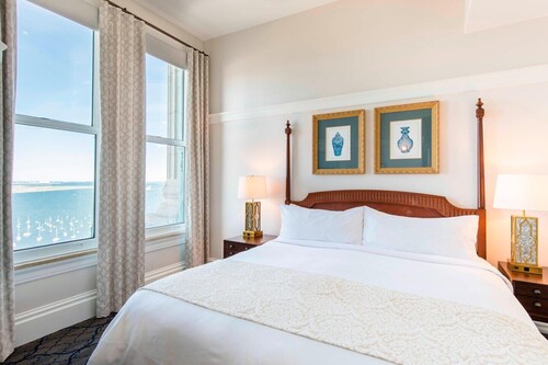 Boston Marriott Custom House ~ Downtown Suite with views of the city and harbor