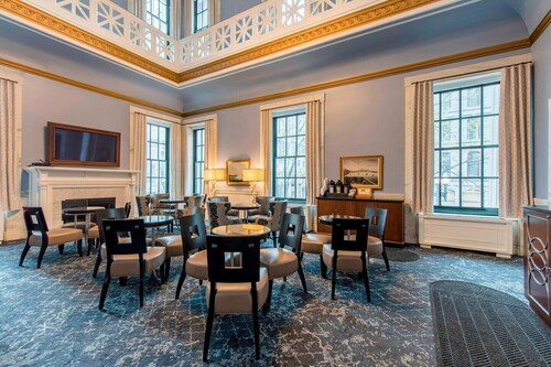 Boston Marriott Custom House ~ Downtown Suite with views of the city and harbor