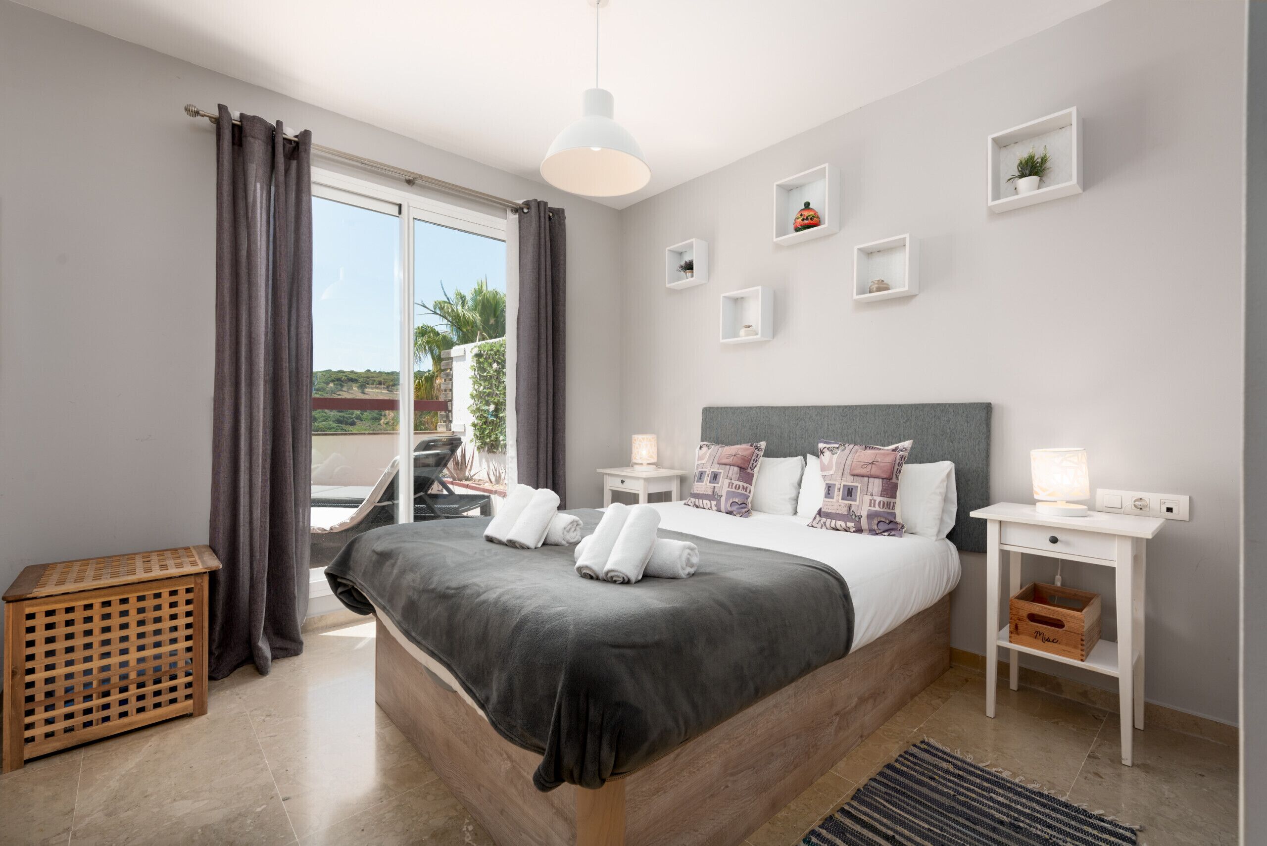 2 bedrooms, iron/ironing board, free WiFi