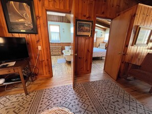 6 makuuhuonetta, ilmainen Wi-Fi, vuodevaatteet