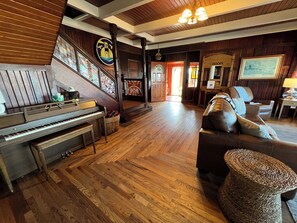 Interior - Absolutely fantastic, charming retreat with ocean views! (Seaside)