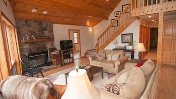 House | Living room | TV, fireplace