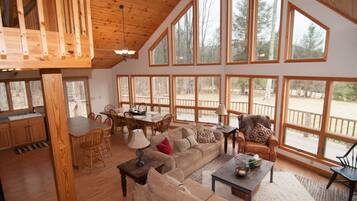 House | Living room | TV, fireplace