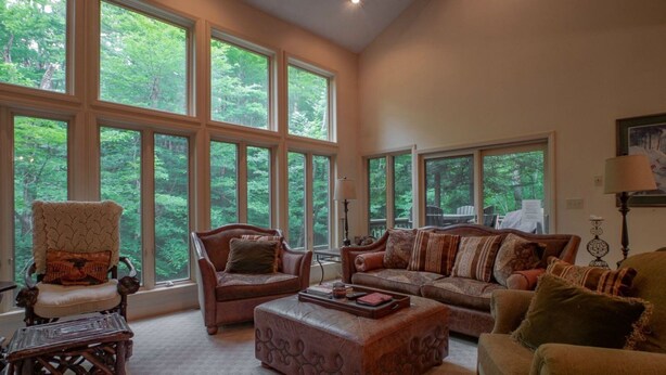 Living room - All Decked Out (Davis)