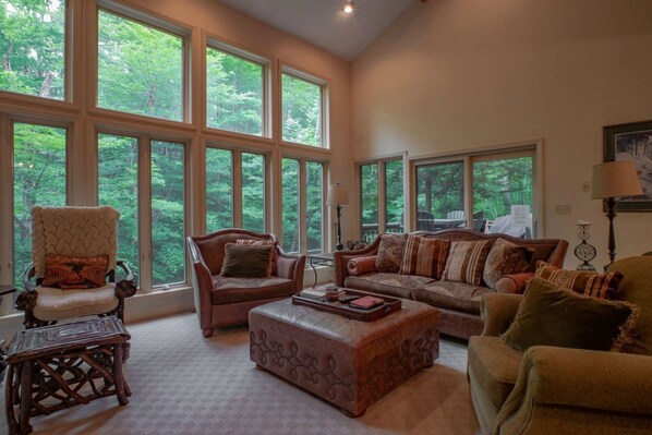 Living room - All Decked Out (Davis)