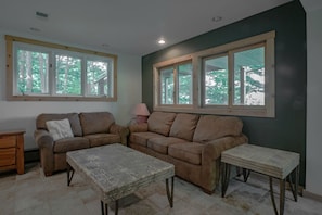 独立别墅 | 客厅 | 平板电视、壁炉