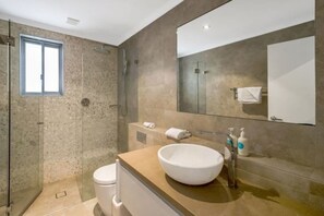 Apartment, 2 Bedrooms | Bathroom