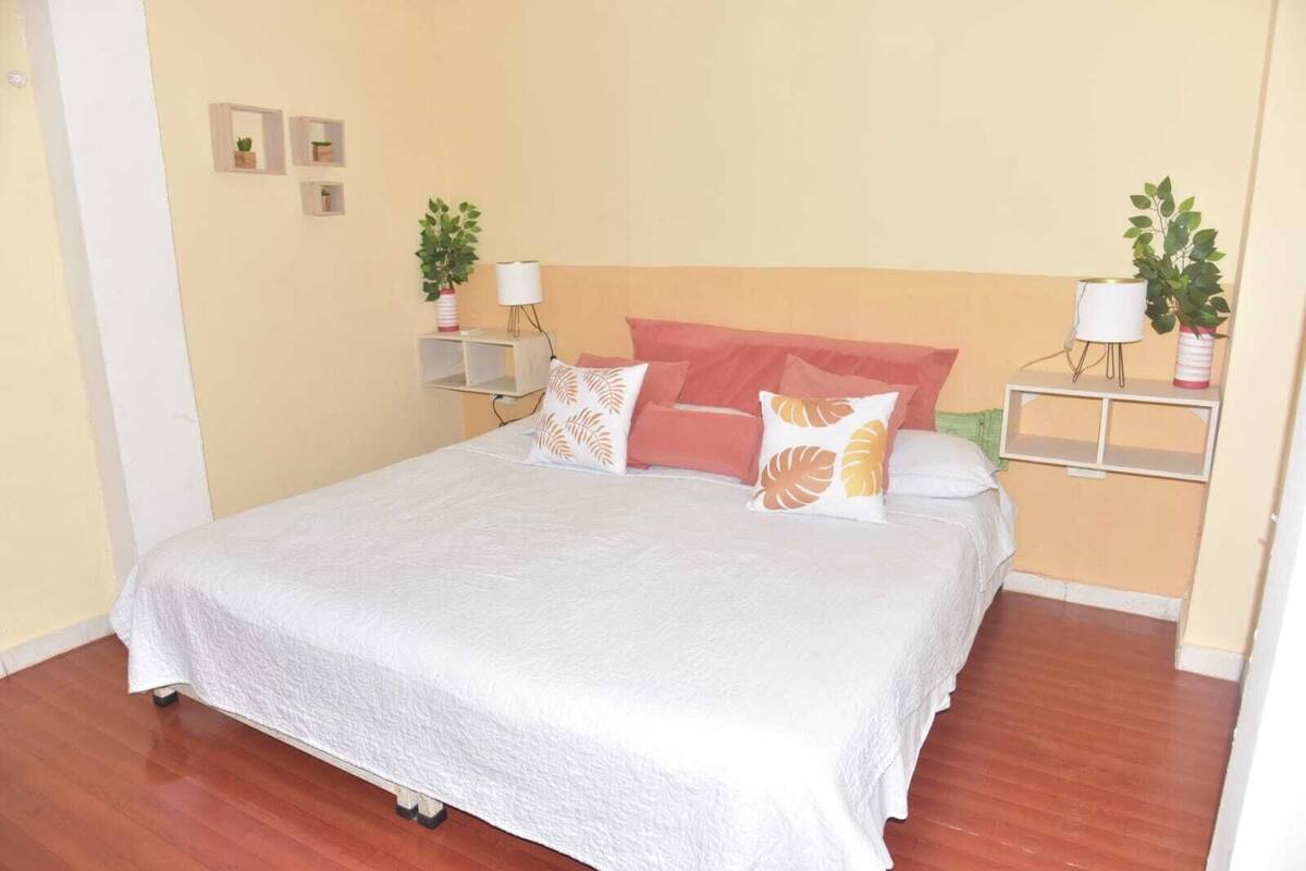 Deluxe Double Room, 1 Katil Kelamin (Double), Garden View | Peralatan tempat tidur premium, dihias secara berasingan