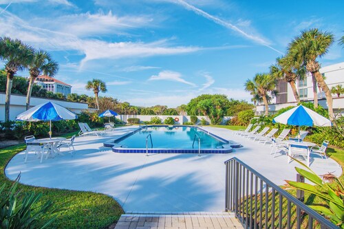 Island House Beach Villa 