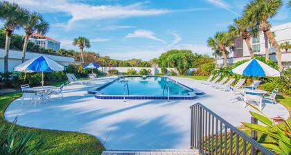 Island House Beach Villa