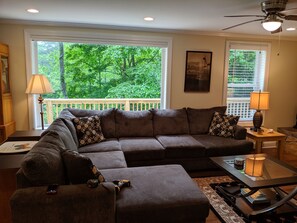 Smart-TV, peis, videospill og DVD-spiller