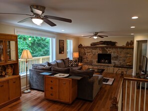 Smart-TV, peis, videospill og DVD-spiller