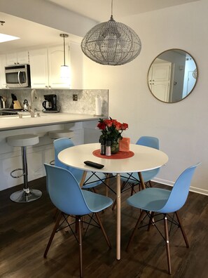 Dining - Beautiful property, Charming unit, Amazing location! (Palm Springs)
