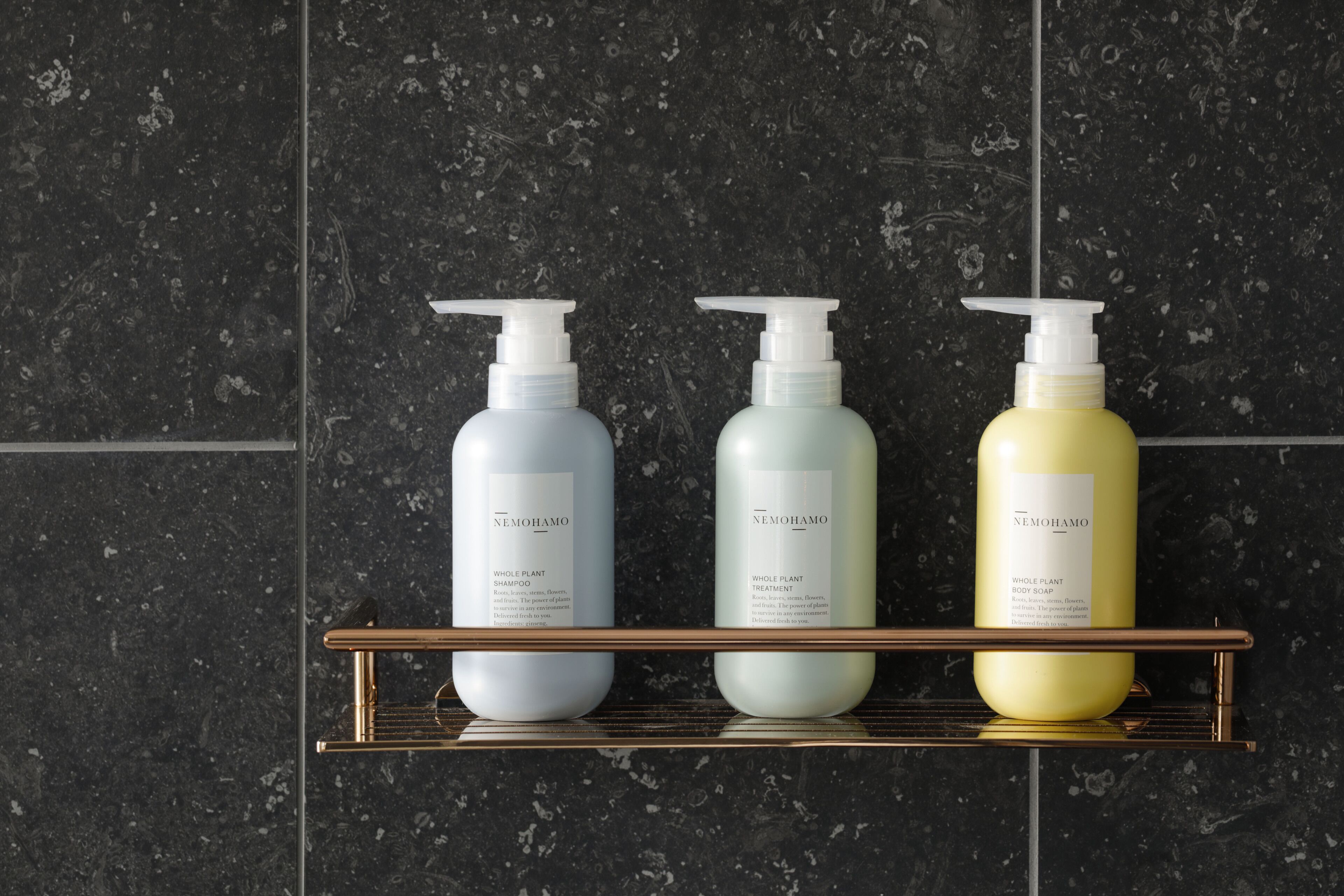 separate bathtub and shower, eco-friendly toiletries, hair dryer