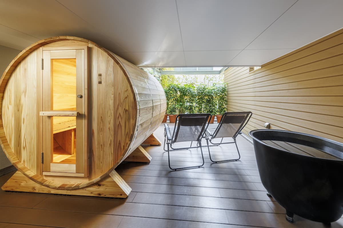 Zweibettzimmer, Nichtraucher, Gartenblick (Terrace Sauna Room with Lounge Access) | 1 Schlafzimmer, Zimmersafe, individuell dekoriert