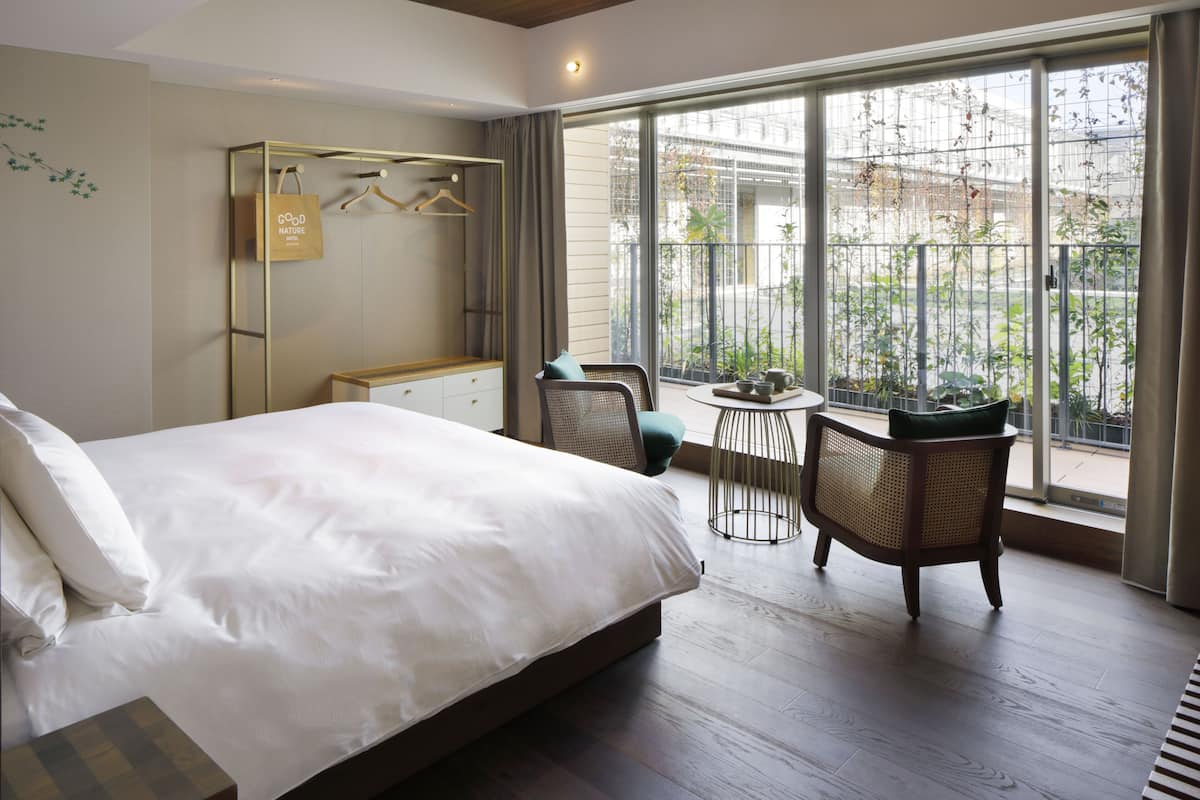 1 Schlafzimmer, Zimmersafe, individuell dekoriert