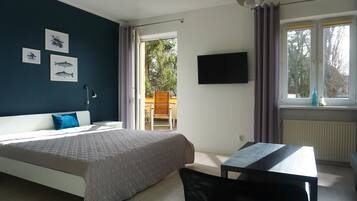 4 bedrooms, iron/ironing board, travel crib, free WiFi