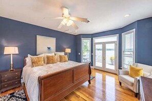 5 bedrooms, iron/ironing board, free WiFi, bed sheets