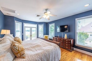 5 bedrooms, iron/ironing board, free WiFi, bed sheets