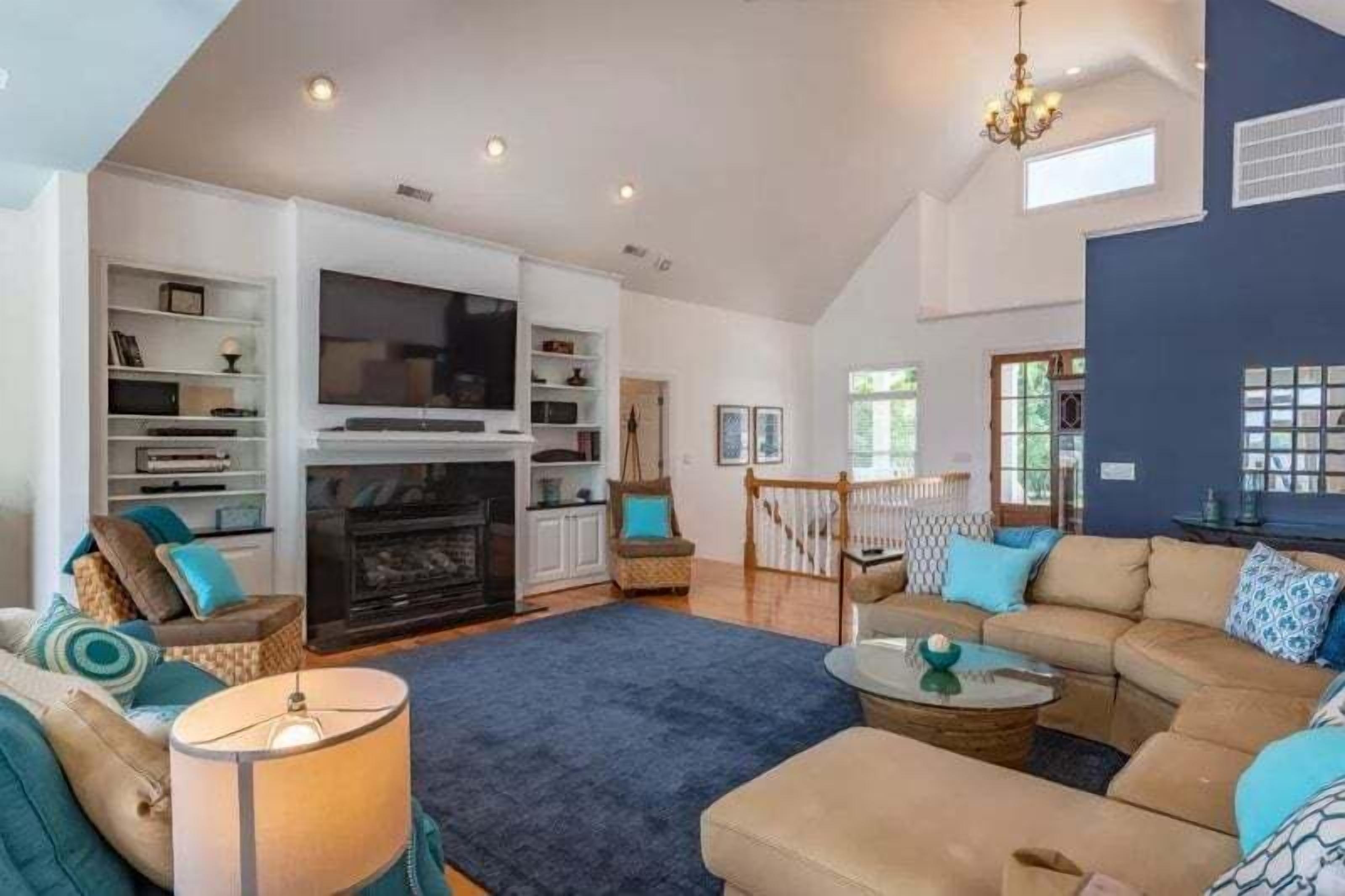 Smart TV, fireplace, offices