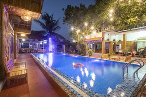 Piscine extérieure