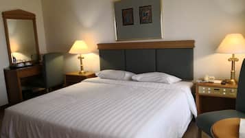 Deluxe eenpersoonskamer | 1 slaapkamer, een bureau, geluiddichte muren