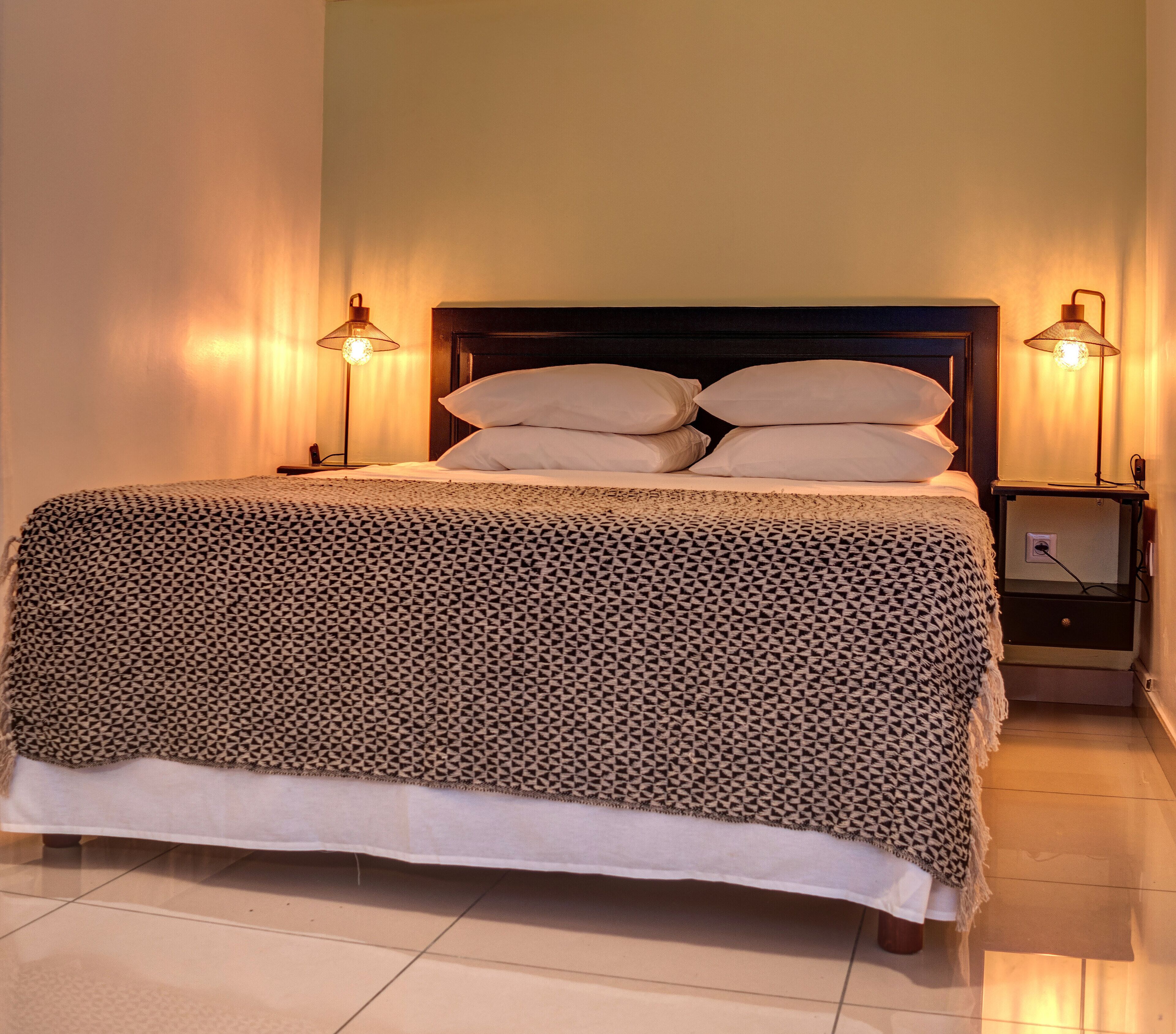 luxury suite, 1 queen bed | premium bedding, in-room safe, desk, laptop workspace