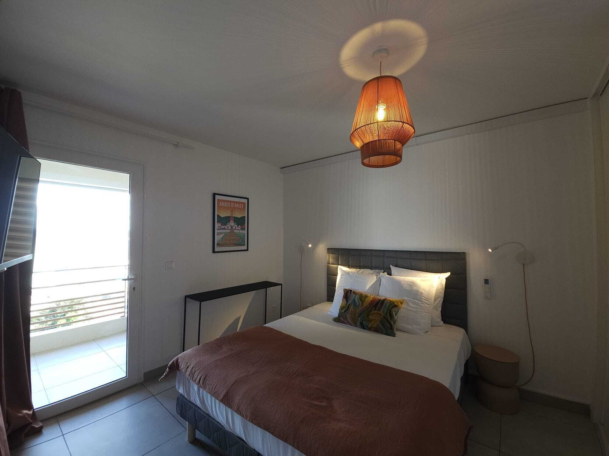 Comfort-Apartment | Hochwertige Bettwaren, Zimmersafe, Schreibtisch