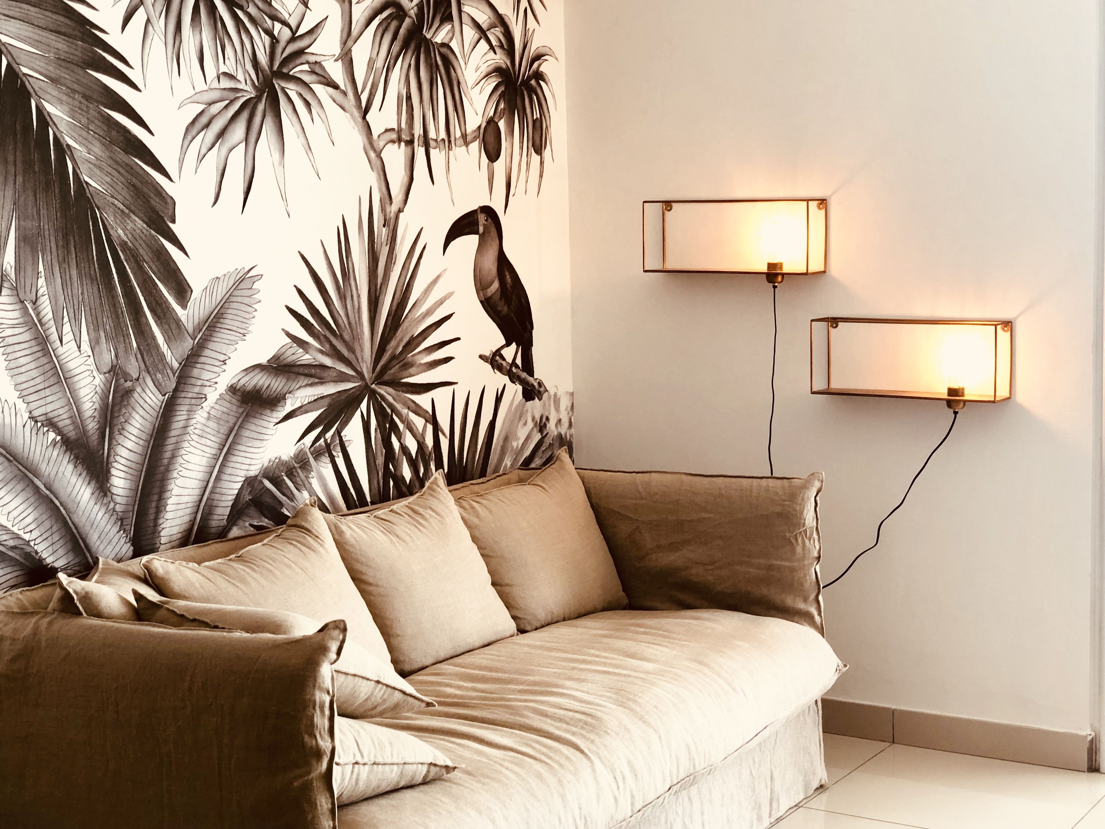 grand suite, 1 queen bed, sea view | living area | flat-screen tv