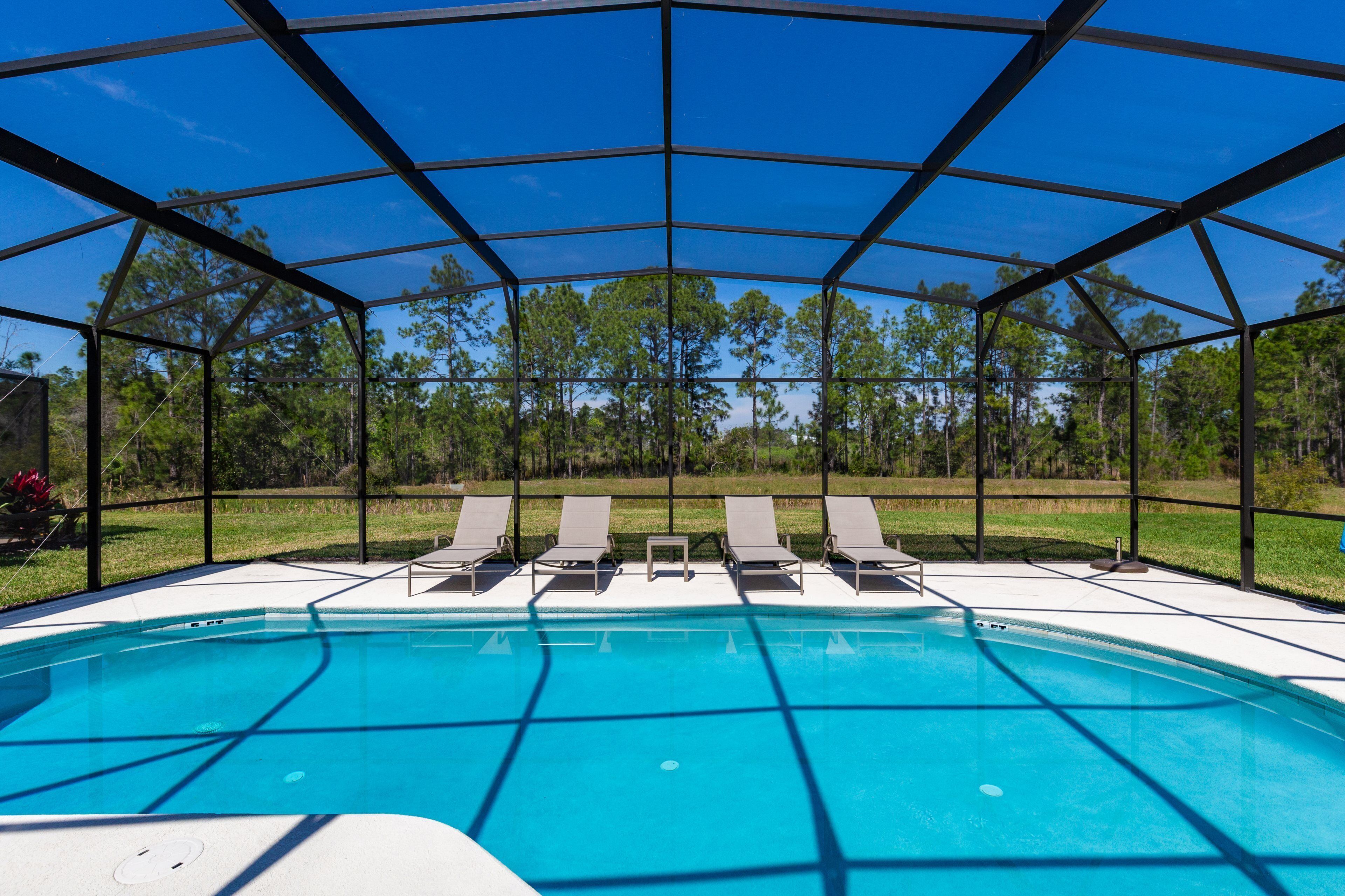 Een verwarmd zwembad