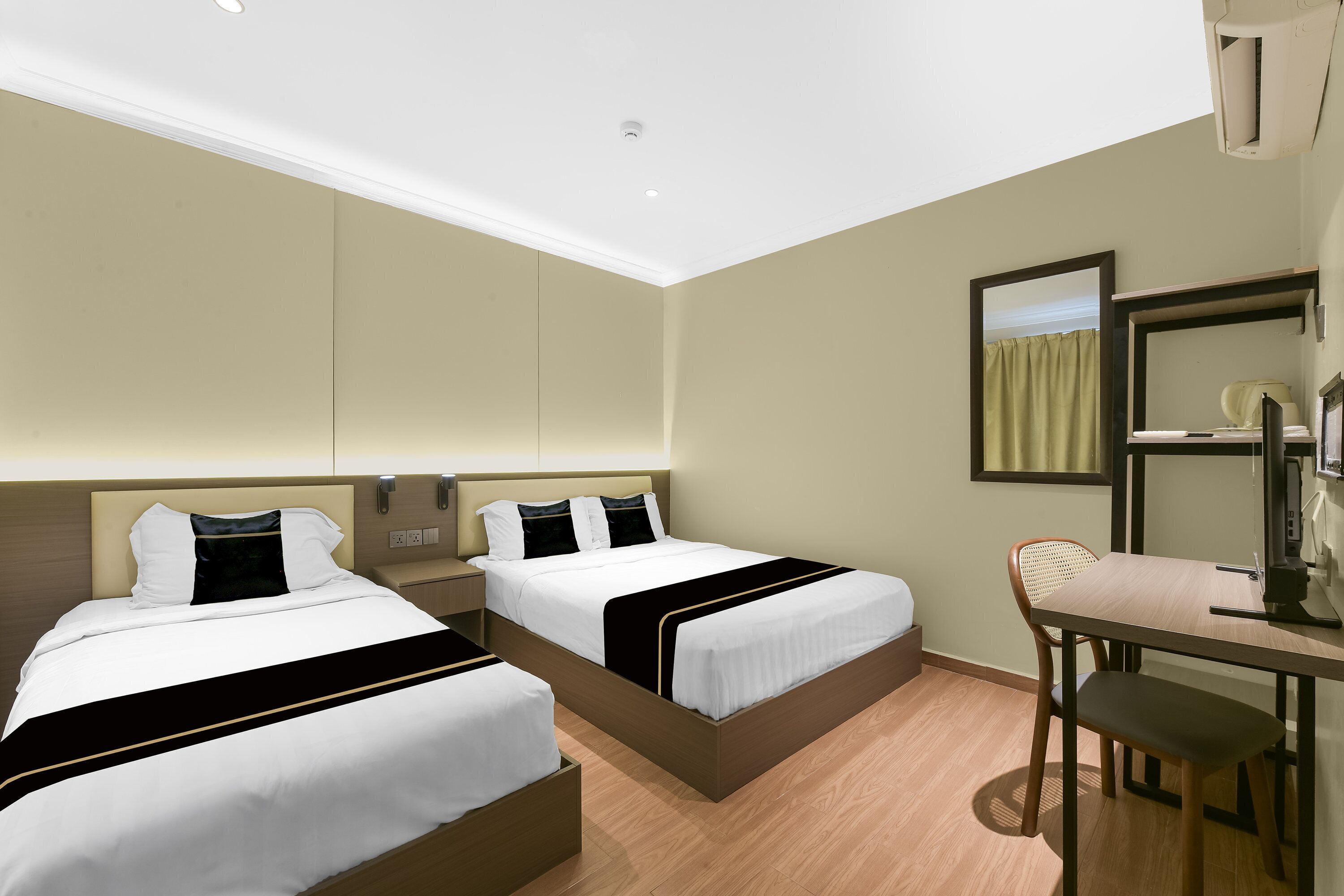 Superior Suite, Multiple Beds | Free WiFi, bed sheets