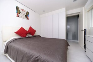 1 chambre, bureau, fer et planche à repasser, Wi-Fi