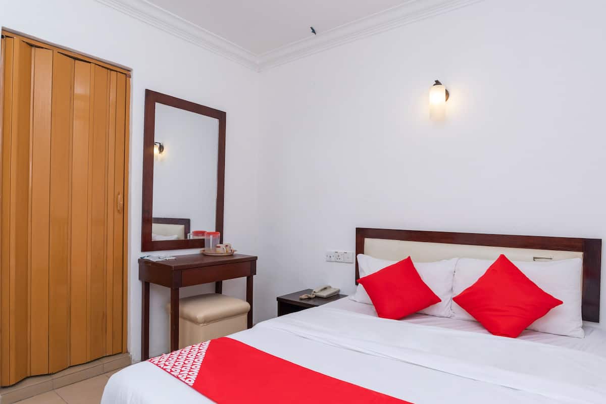 Standard Double Room, 1 Queen Bed | Desk, WiFi (free), bed sheets
