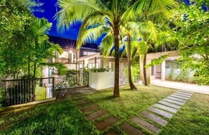 3-Bedroom Villa with Private Pool | Unterkunftsgelände