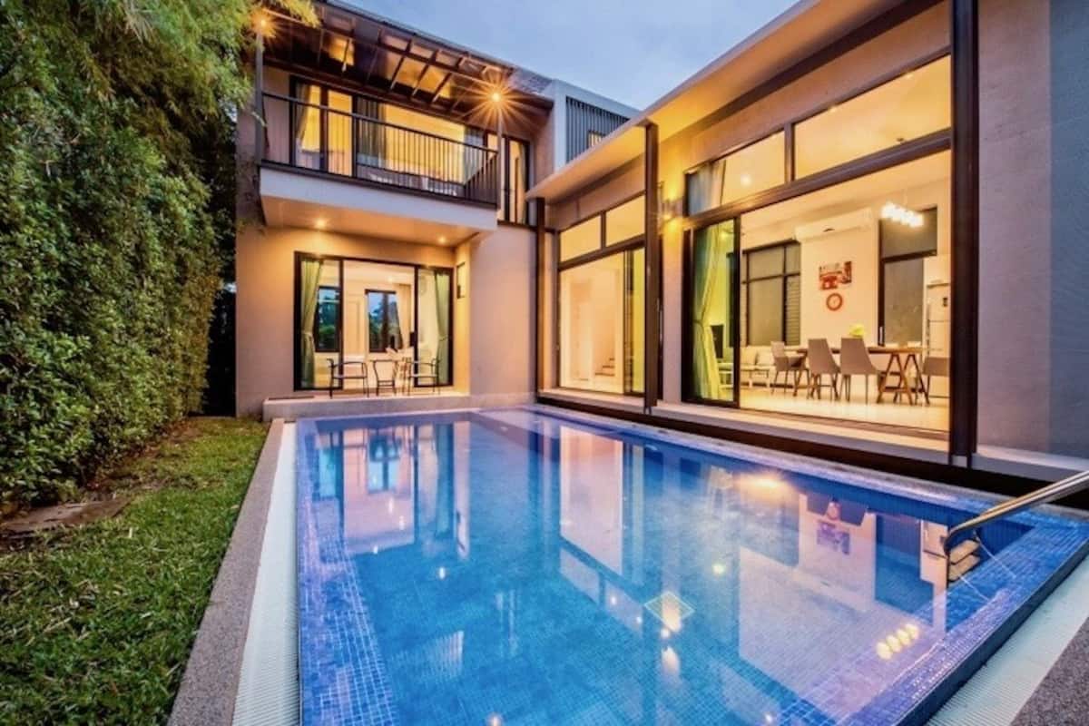 3-Bedroom Villa with Private Pool | In-room safe, desk, laptop workspace, blackout drapes