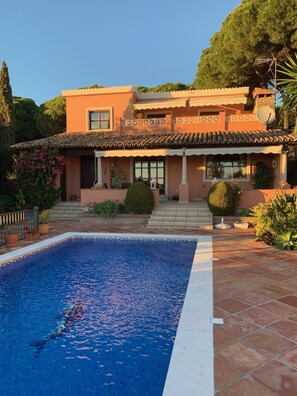 Outdoor pool - Exclusive Andalusian Villa El Pino in Cabopino (Marbella)