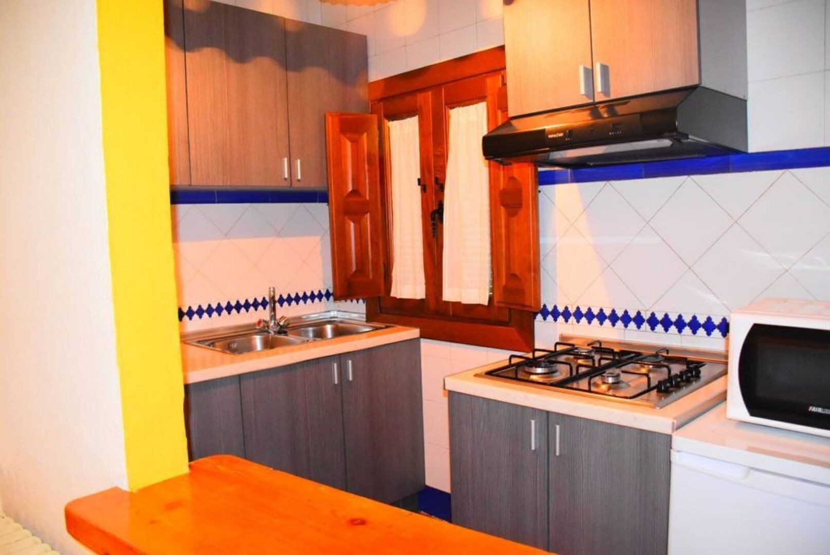 Kühlschrank, Mikrowelle