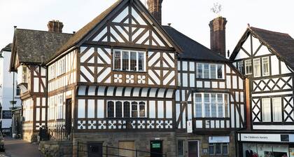 Longbarn on luokka II lueteltu ylellisyyttä kotiin, täysin remontoitu sisältä ja ulkoa.