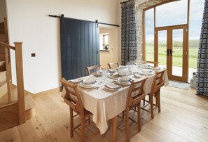Dining - The Longbarn is a Grade II listed luxury home, fully renovated inside and out. (Ruthin)