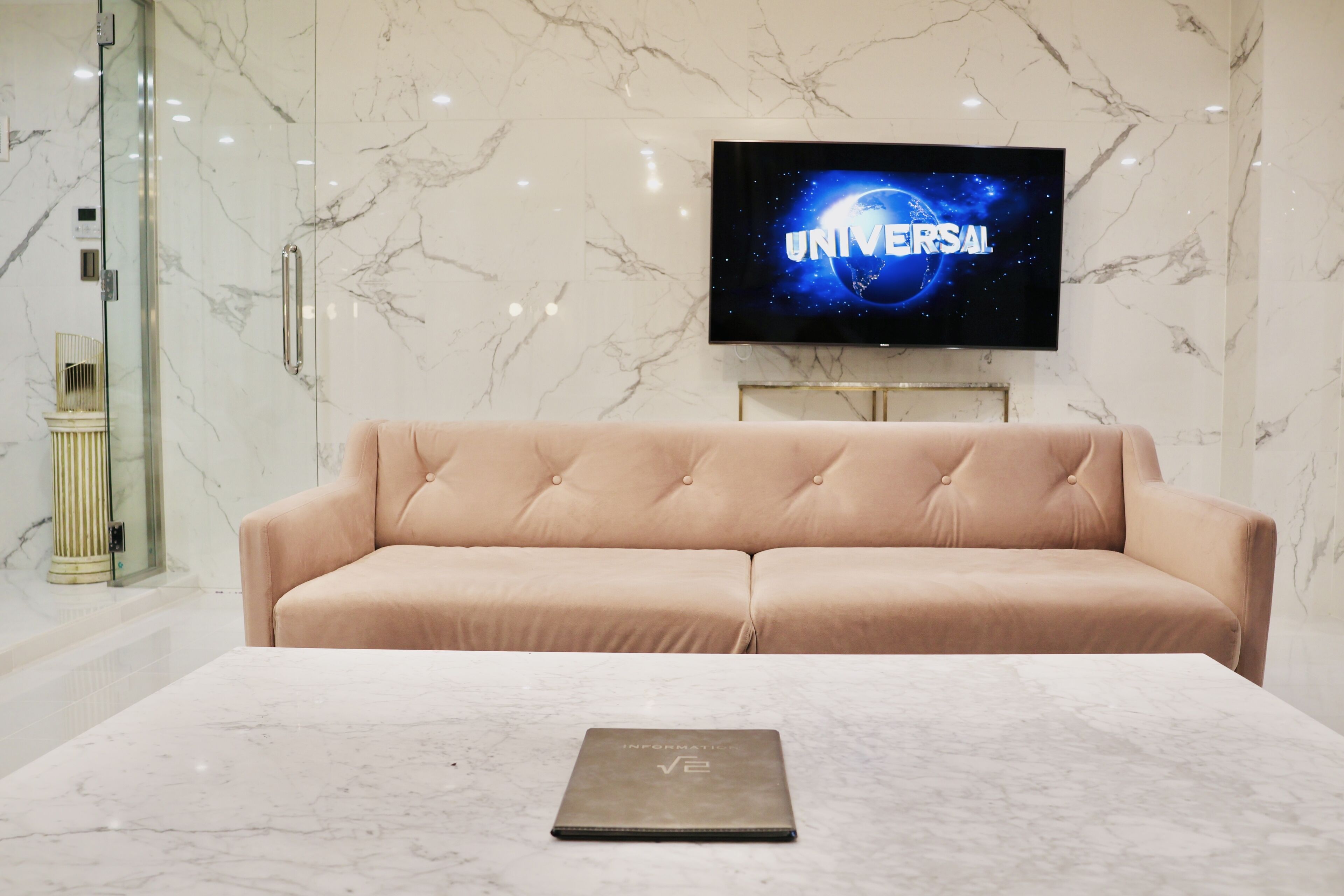 deluxe suite room 203 | premium bedding, in-room safe, individually decorated