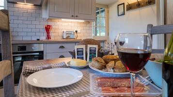 Cookware/dishes/utensils